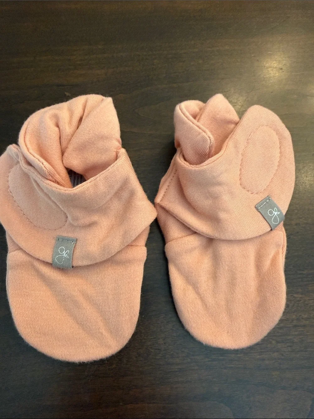 Peach Goumi booties 3-6m